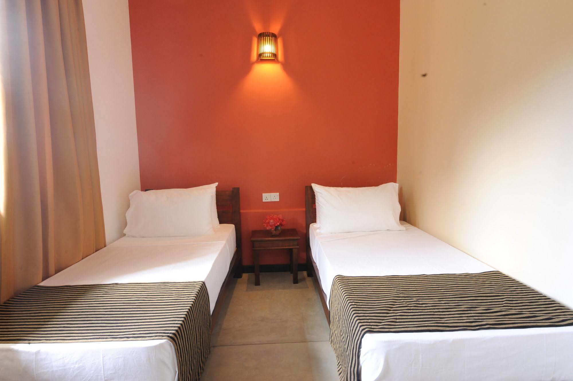 Melheim Kandy Villas Экстерьер фото
